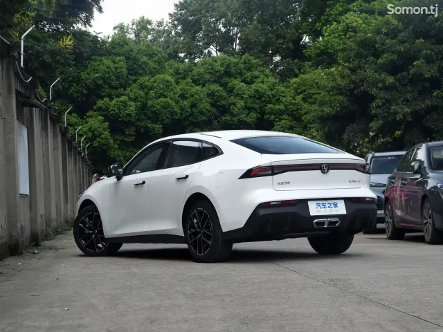 Changan UNI-V 2025 · 1.5 AT