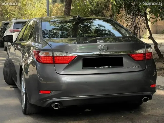 Lexus ES series 2015 · 3.5 AT