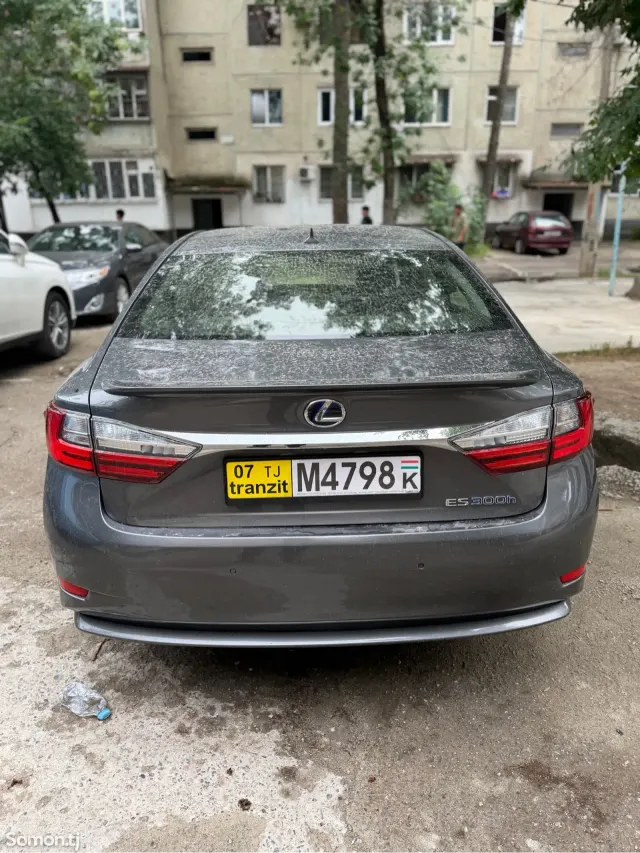 Lexus ES series 2014 · 2.5 AT