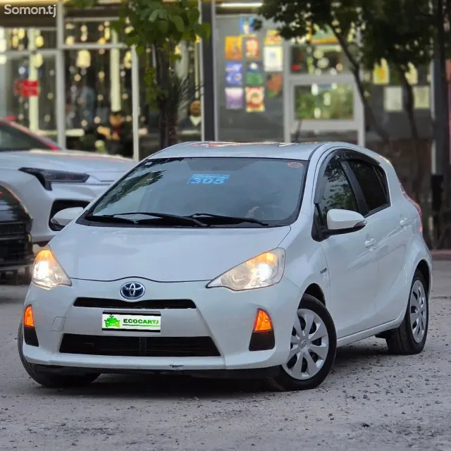 Toyota Aqua 2014 · 1.5 AT