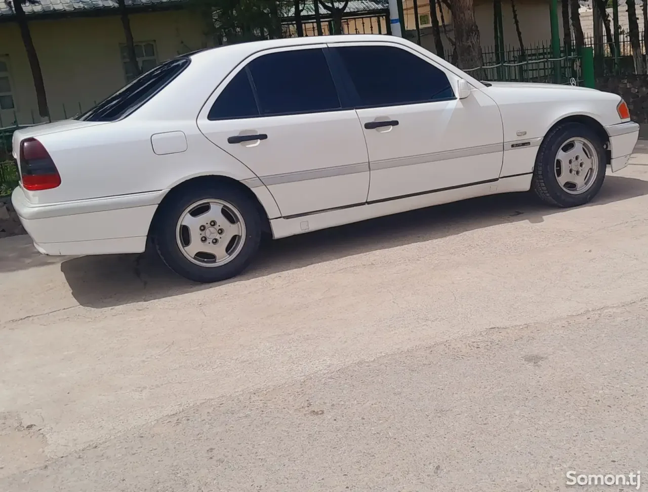 Mercedes-Benz C class 1999 · 1.8 MT