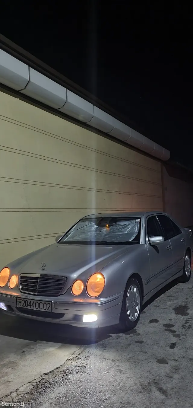 Mercedes-Benz E class 2001 · 2.4 AT