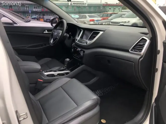 Hyundai Tucson 2015 · 1.6 AT