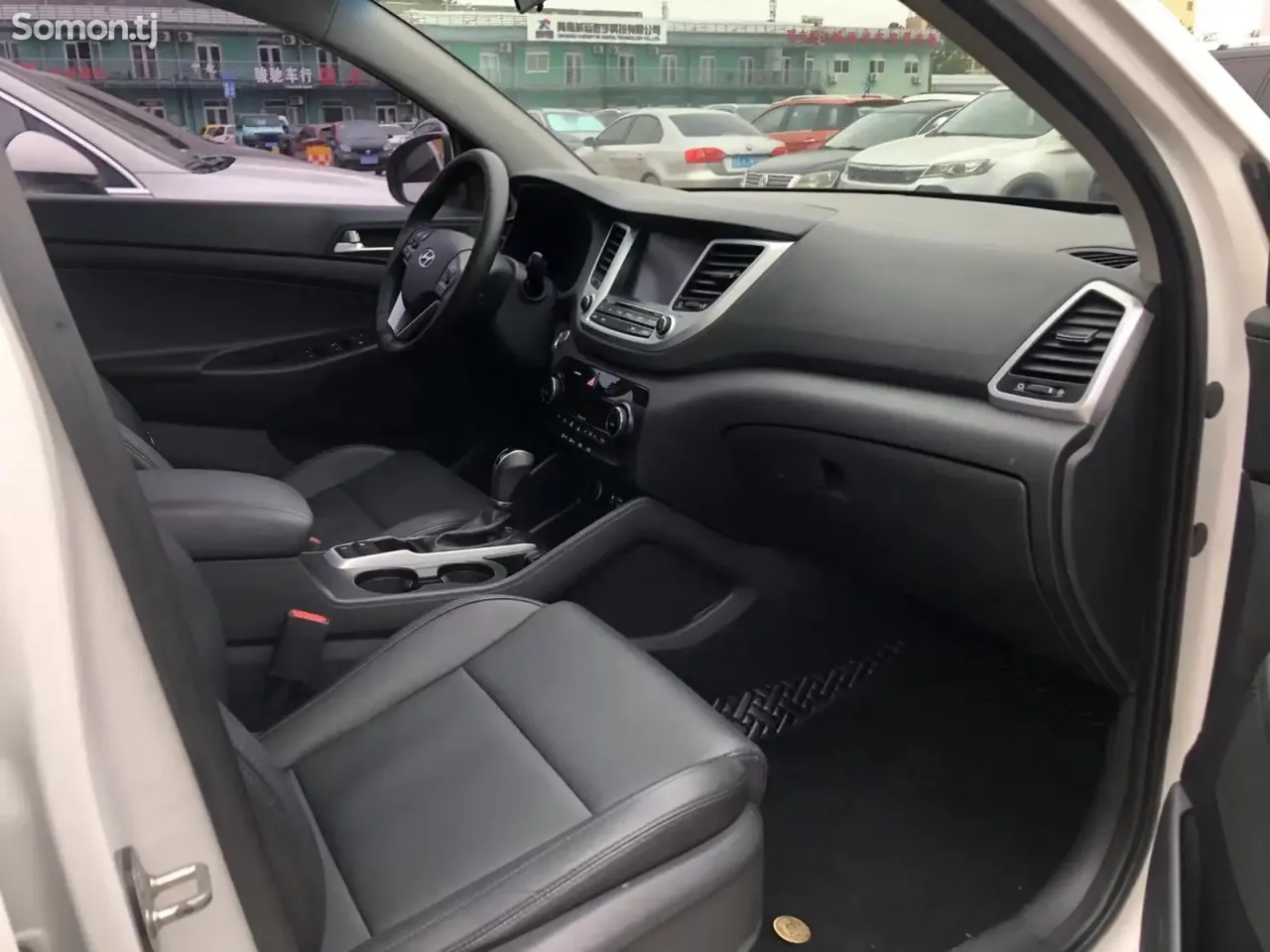 Hyundai Tucson 2015 · 1.6 AT