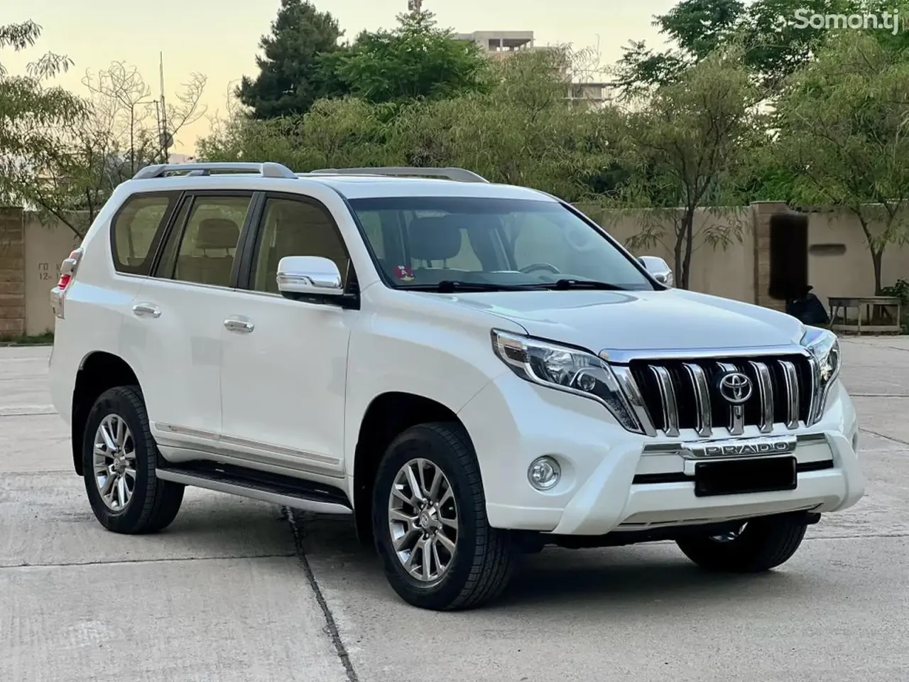 Toyota Land Cruiser Prado 2015 · 4.0 AT