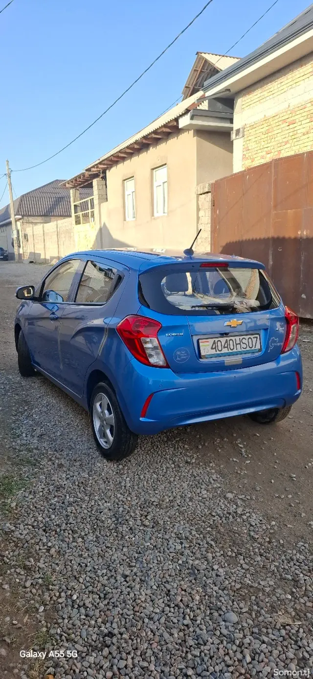 Chevrolet Spark 2016 · 1.0 AT