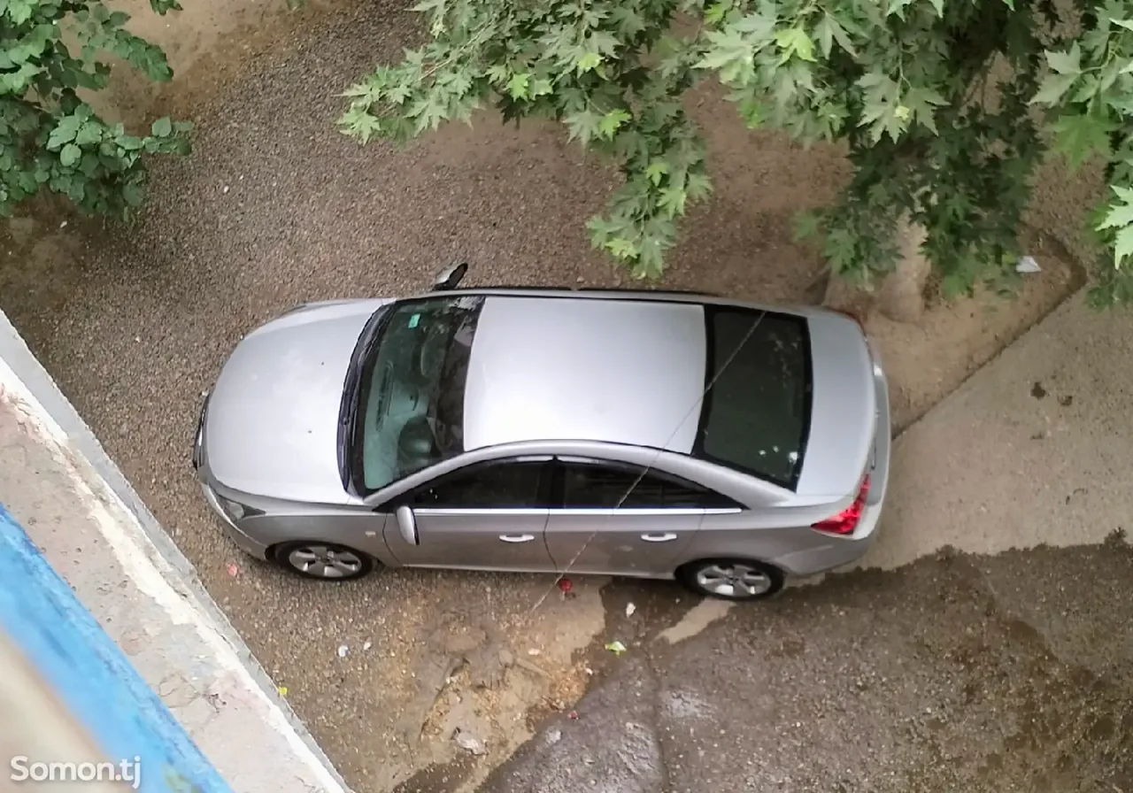 Chevrolet Cruze 2009 · 1.8 AT