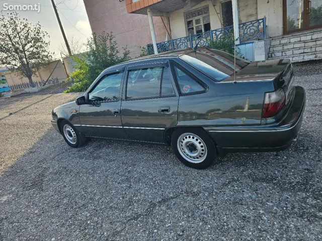 Daewoo Nexia 1998 · 1.5 MT
