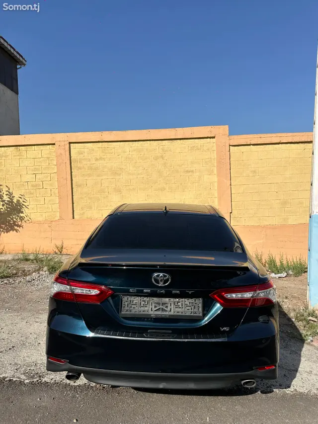 Toyota Camry 2018 · 3.5 AT