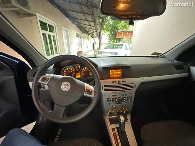 Opel Astra H 2008 · 1.8 AT