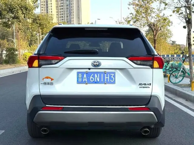 Toyota RAV 4 2024 · 2.5 AT