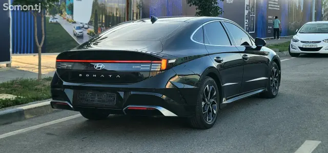 Hyundai Sonata 2024 · 2.0 AT