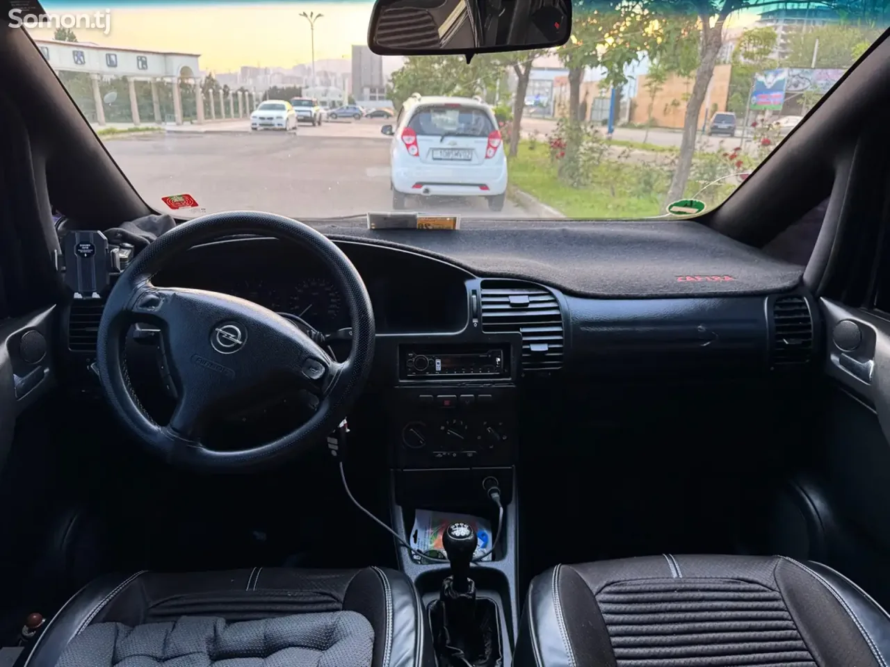 Opel Zafira 2000 · 1.8 MT