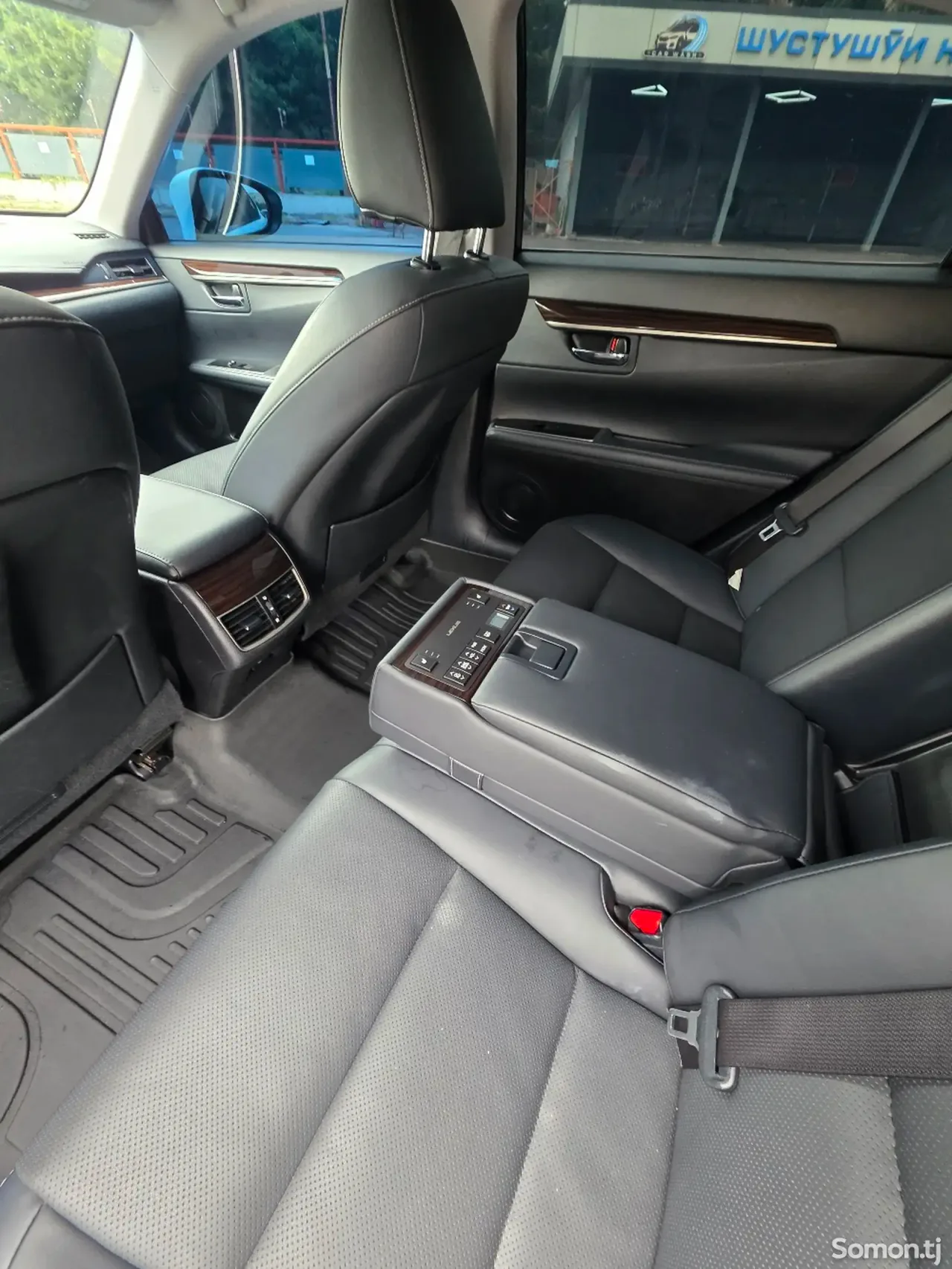 Lexus ES series 2016 · 3.0 AT