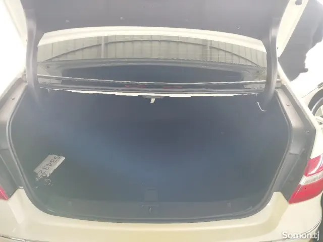 Mercedes-Benz E class 2011 · 2.0 AT