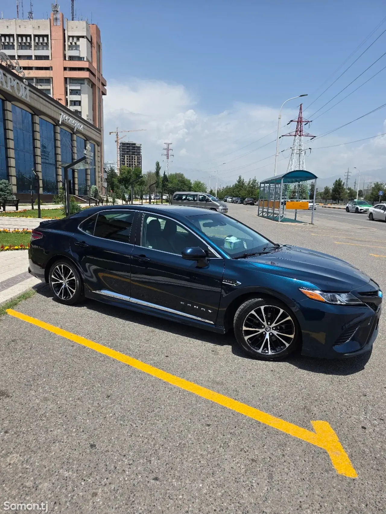 Toyota Camry 2018 · 2.5 AT