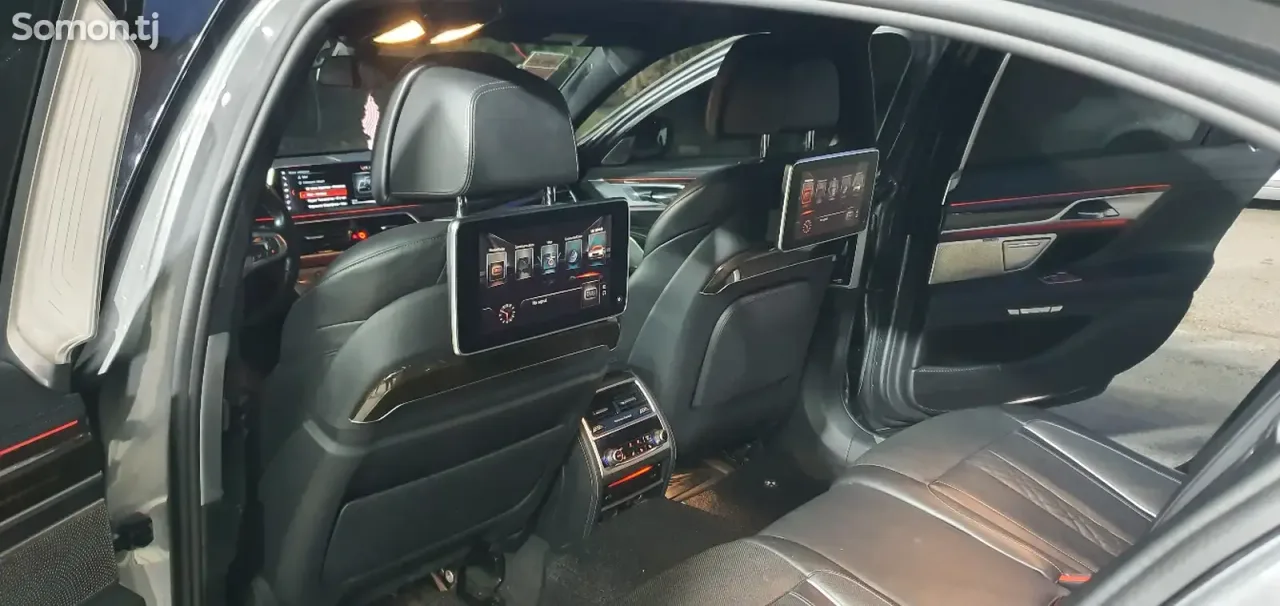 BMW 7 series 2017 · 3.0 CVT