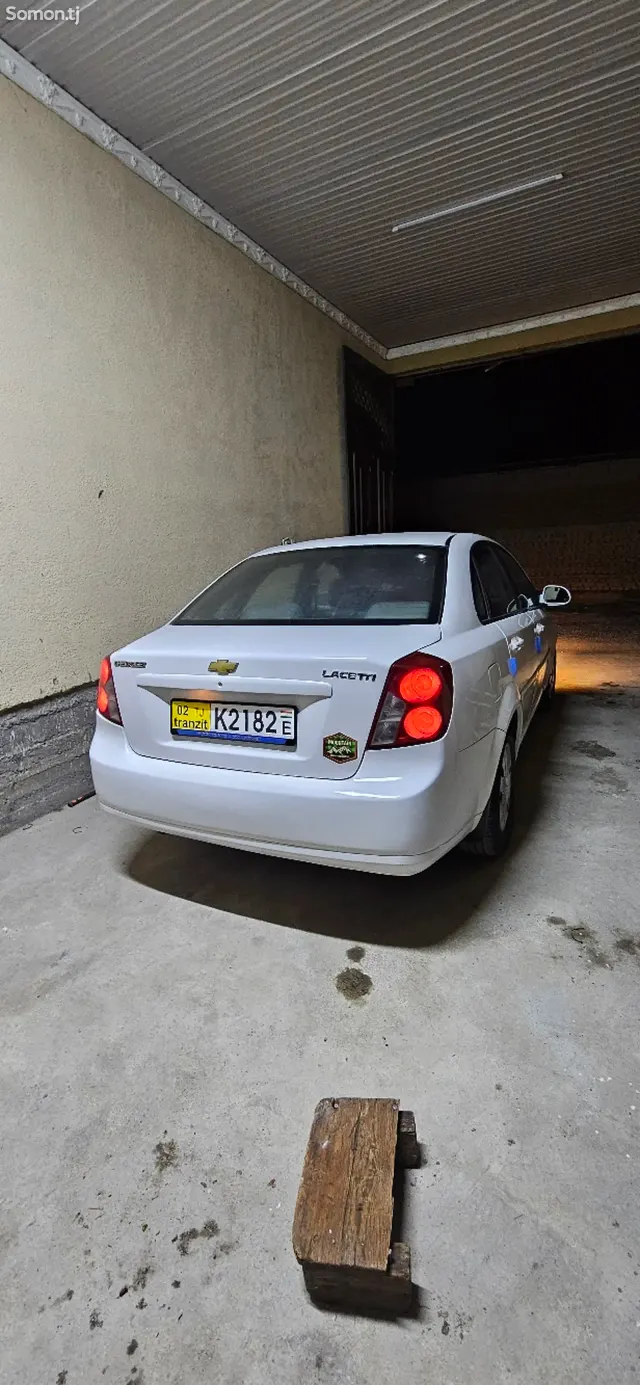 Chevrolet Lacetti 2008 · 1.6 AT