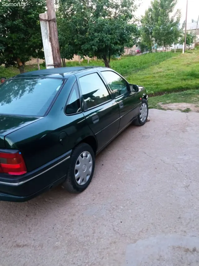 Opel Vectra A 1995 · 1.6 MT