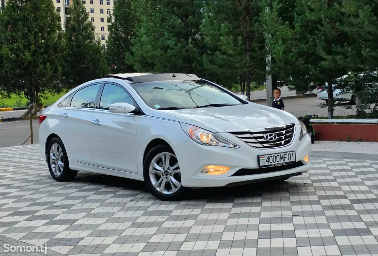 Hyundai Sonata 2011 · 2.0 AT