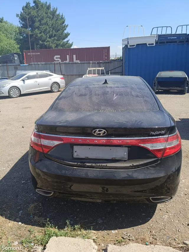 Hyundai Grandeur 2014 · 2.4 AT