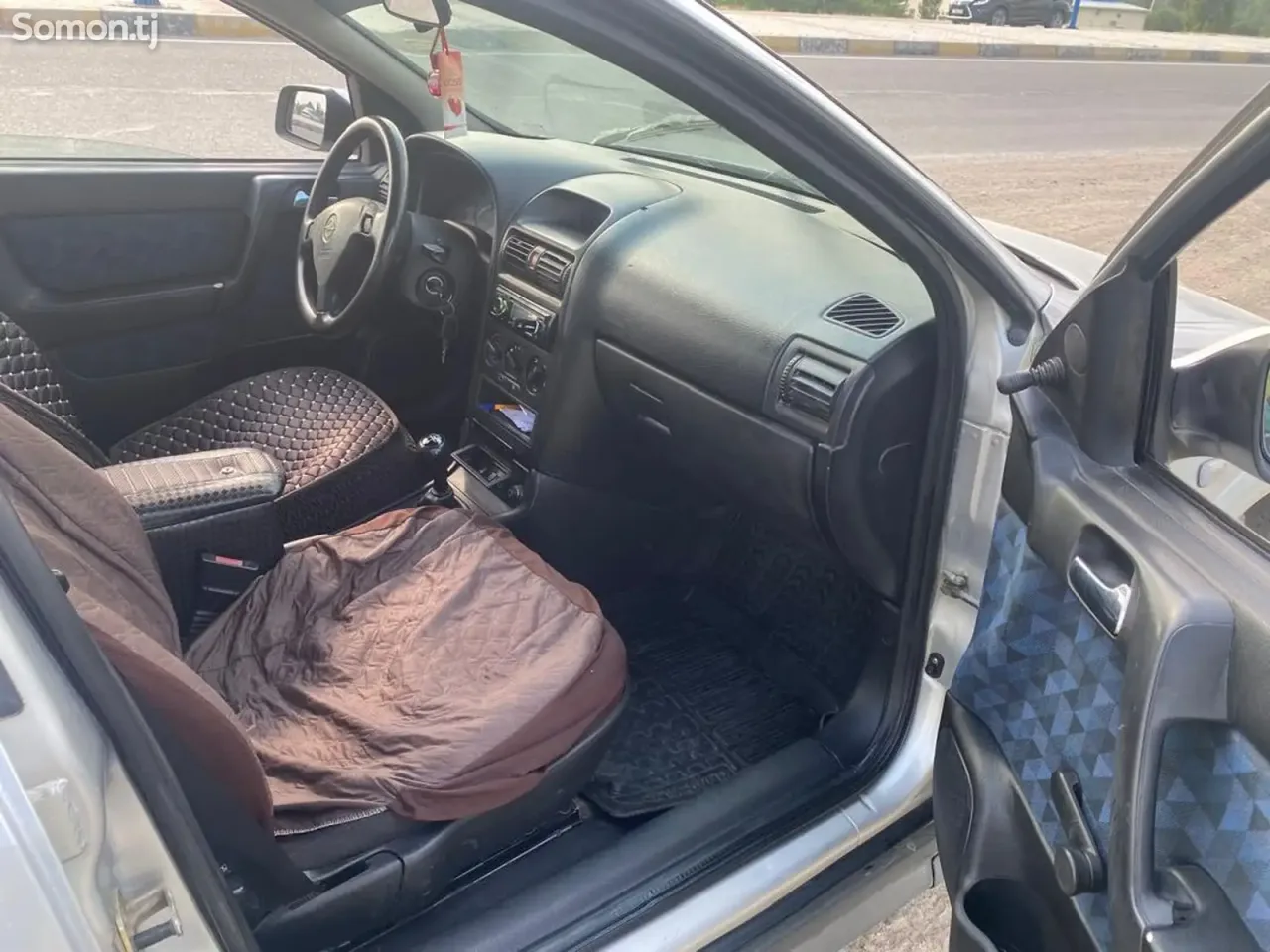 Opel Astra G 1998 · 1.6 MT