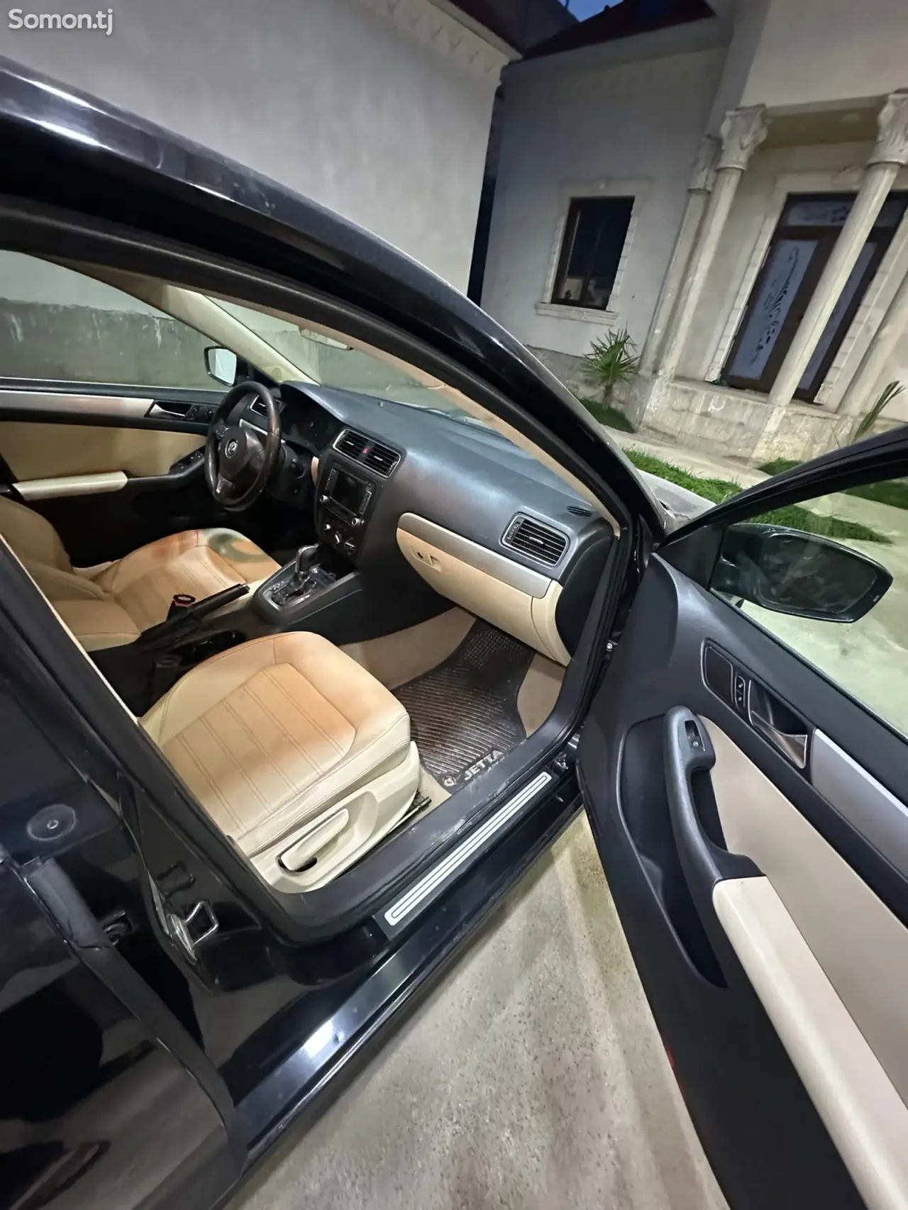 Volkswagen Jetta 2012 · 2.0 AT