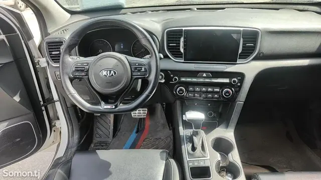 Kia K5 2016 · 1.6 AT