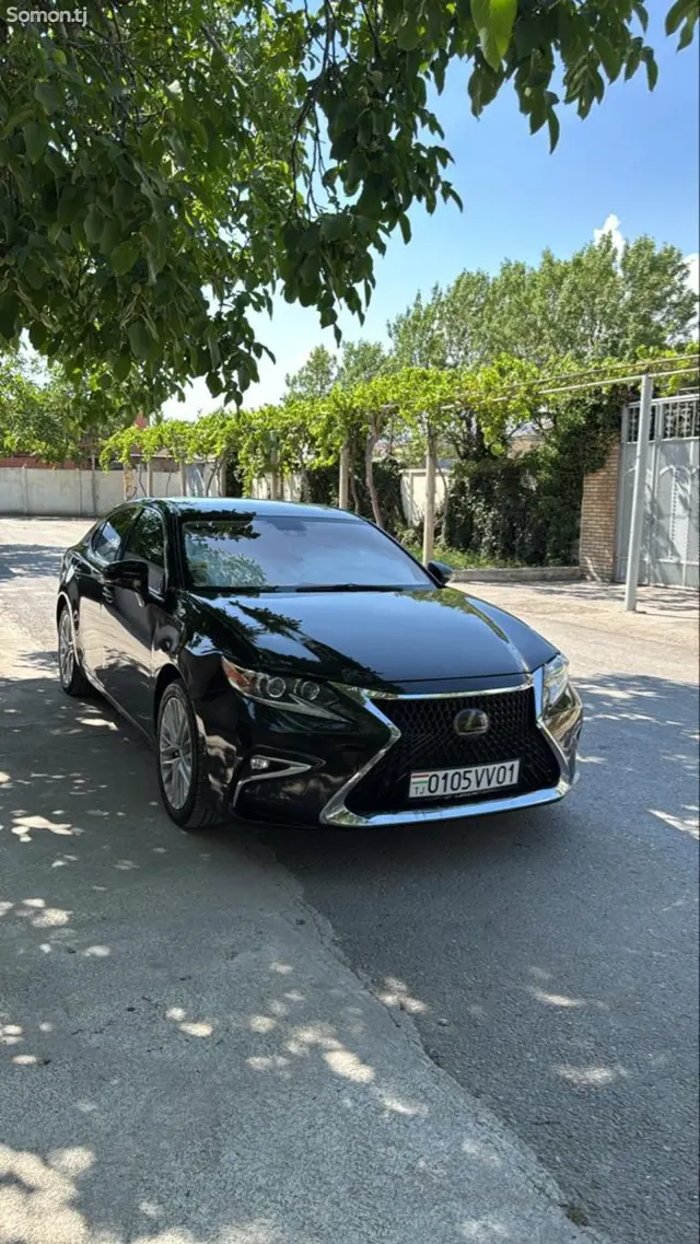 Lexus ES series 2016 · 3.5 AT