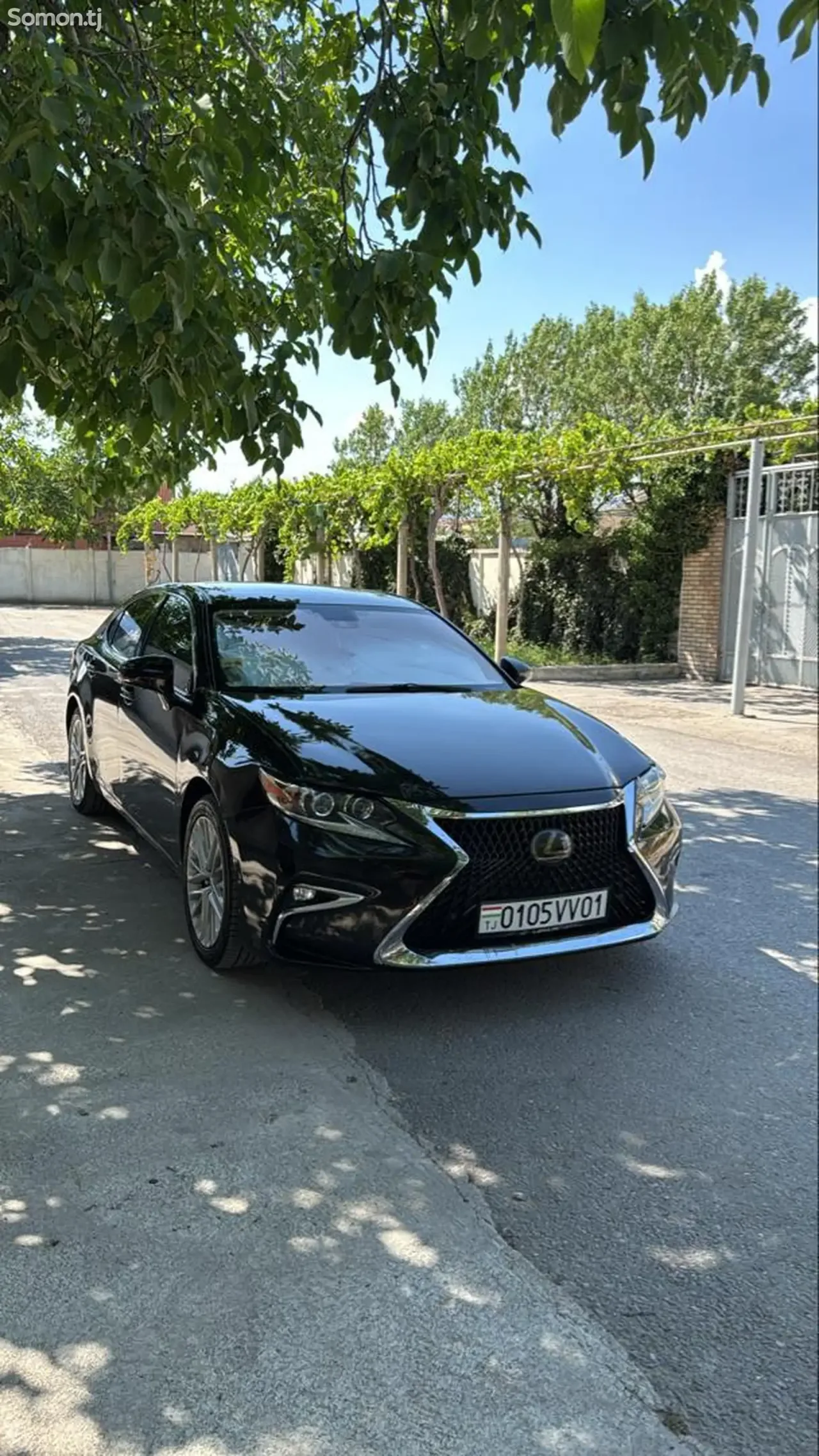 Lexus ES series 2016 · 3.5 AT
