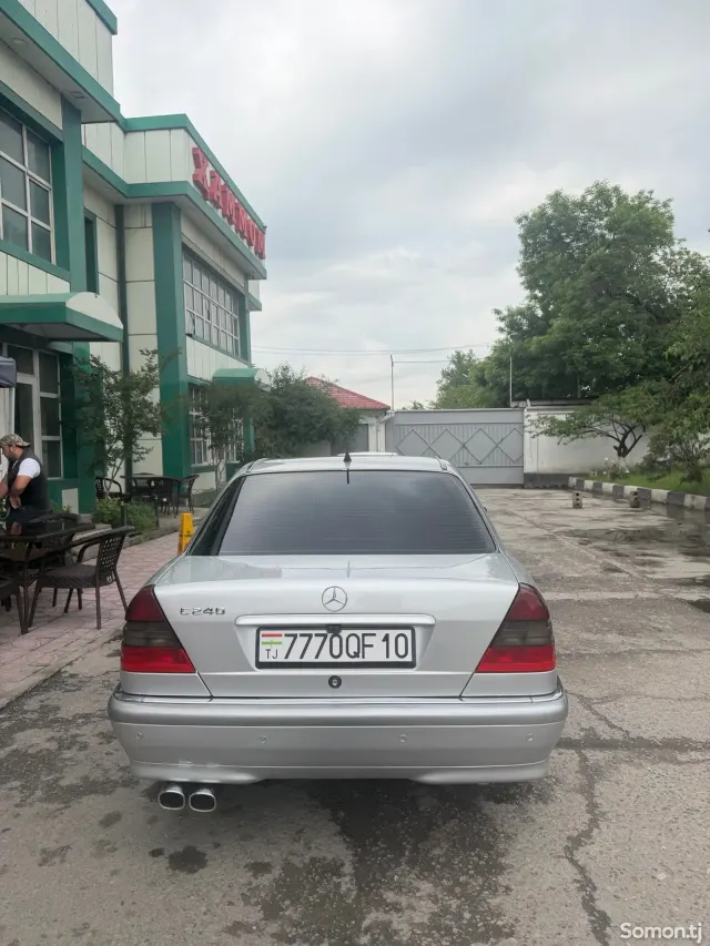 Mercedes-Benz C class 1998 · 3.2 AT