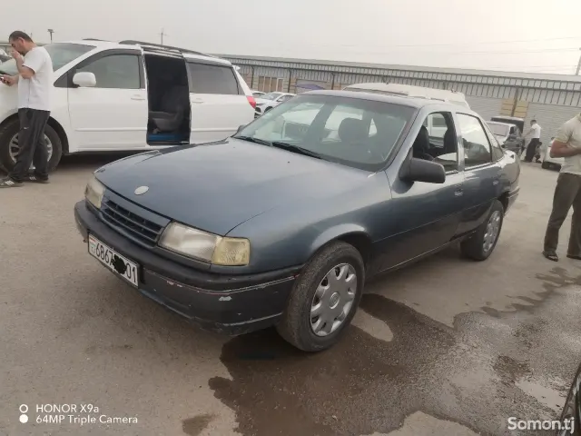 Opel Vectra A 1990 · 1.8 MT
