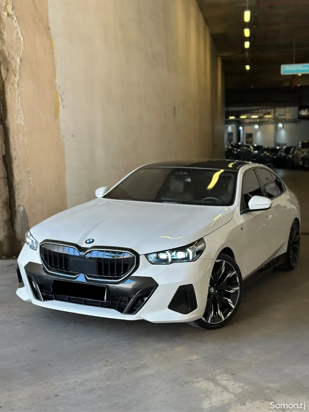 BMW 5 series 2023 · 2.3 AT