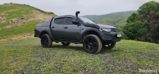 Mitsubishi L200 2012 · 2.4 MT