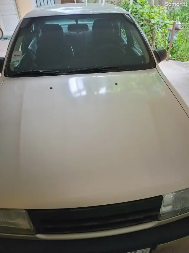 Opel Vectra A 1991 · 1.6 MT