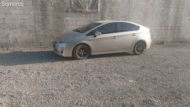 Toyota Prius 2011 · 1.6 AMT