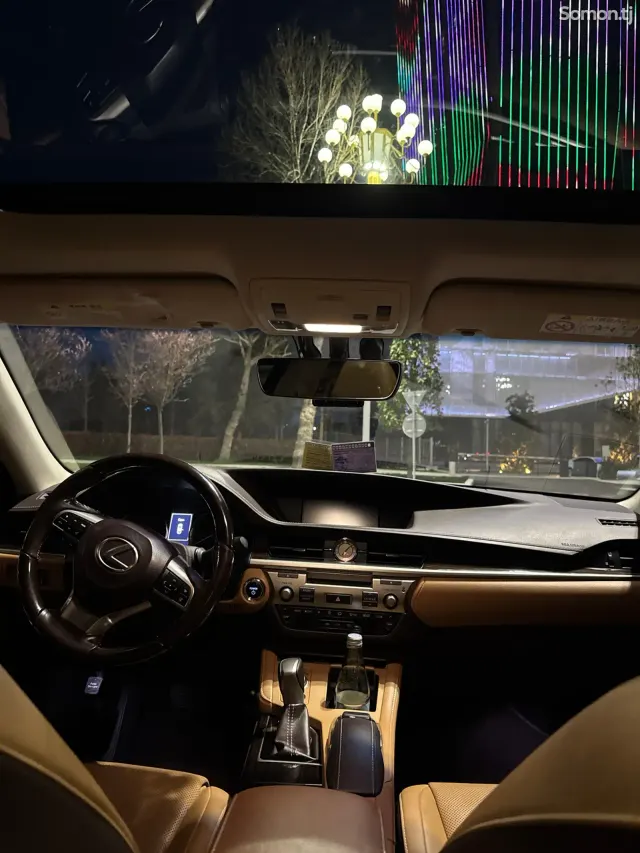 Lexus ES series 2017 · 2.5 AT