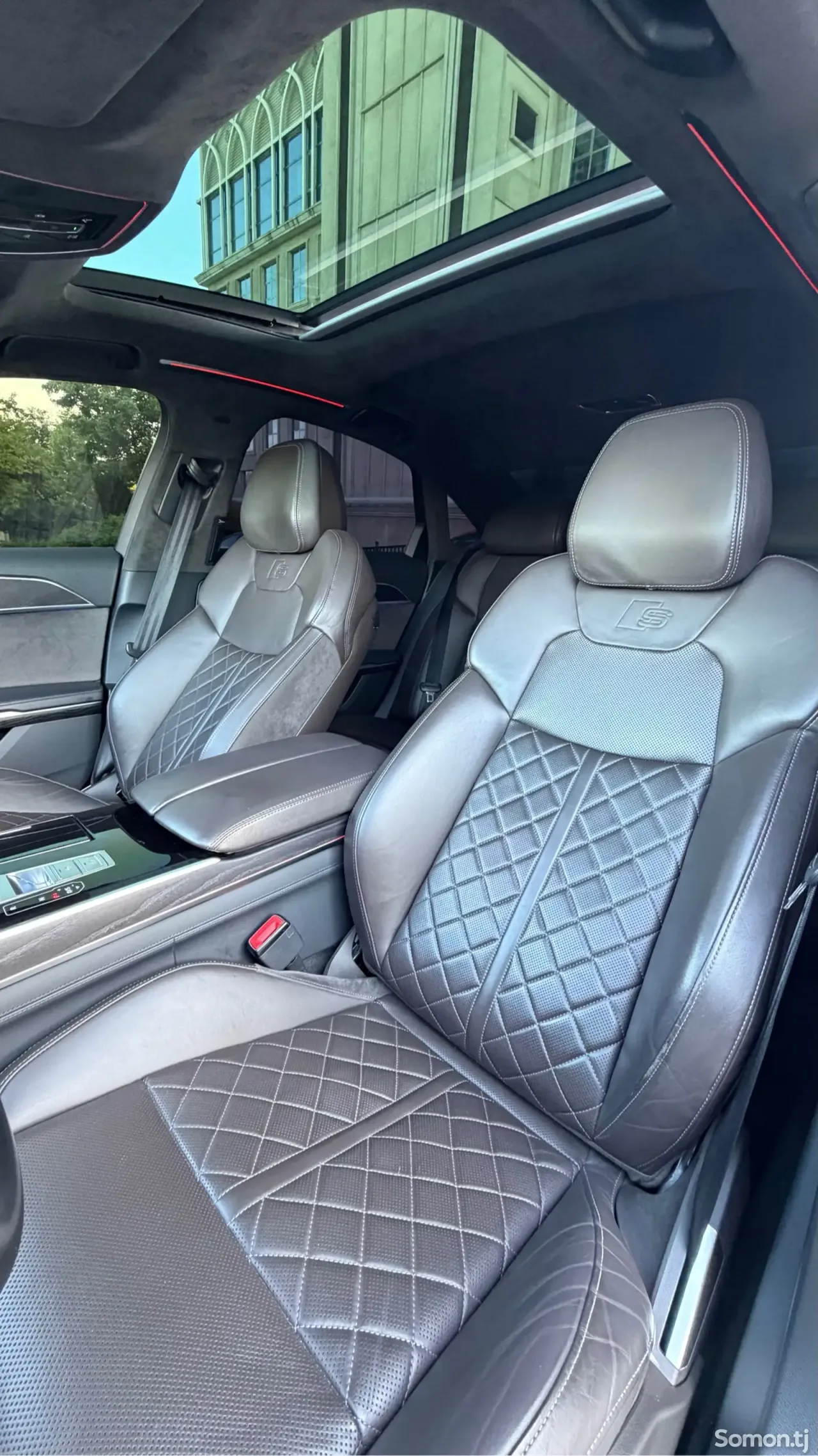 Audi A8 2021 · 4.0 AT