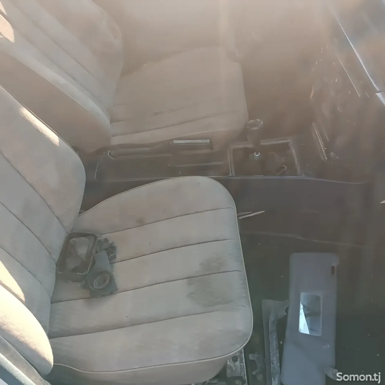 Mercedes-Benz W201 1985 · 2.0 MT
