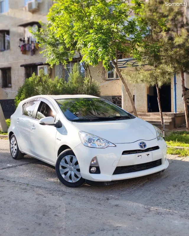 Toyota Aqua 2014 · 1.5 AT