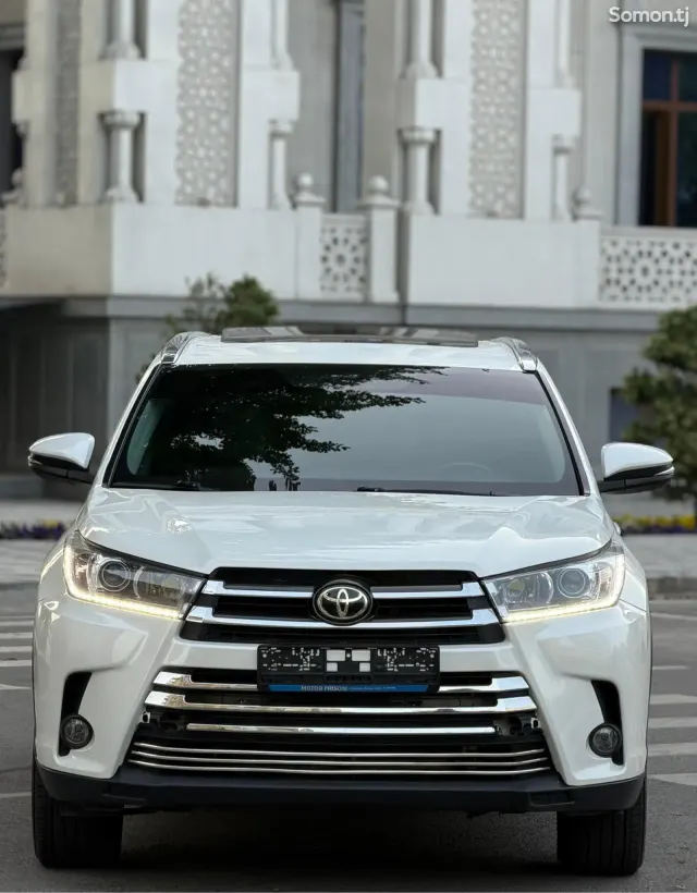 Toyota Highlander 2015 · 3.5 AT