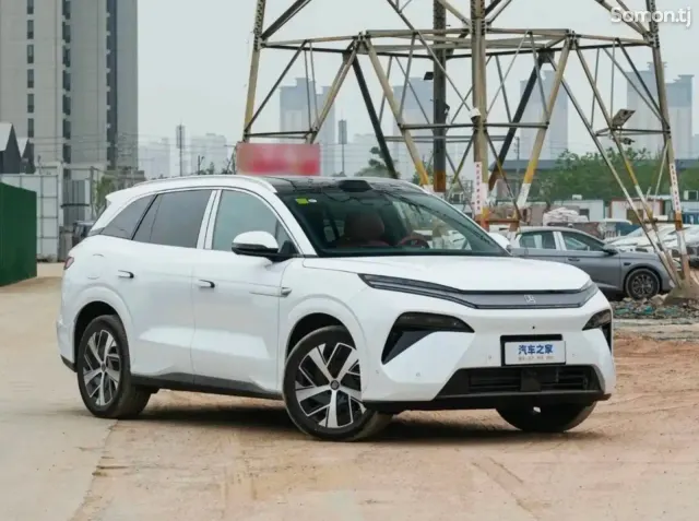 BYD Tang 2025 · AT