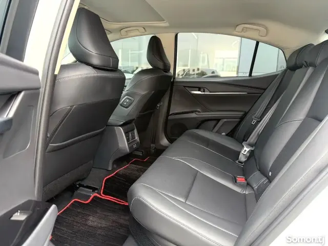 Toyota Camry 2025 · 2.5 AT