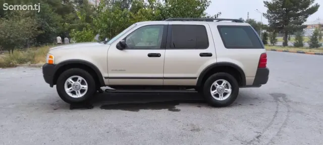 Ford Explorer 2005 · 4.0 AT