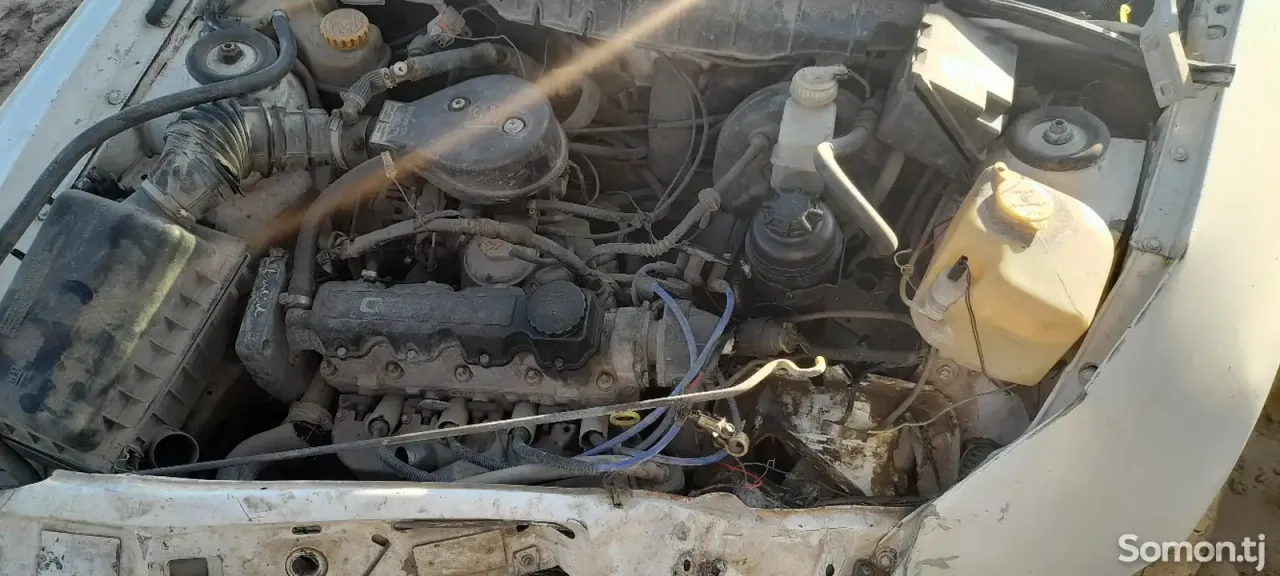Opel Vectra A 1990 · 1.6 MT