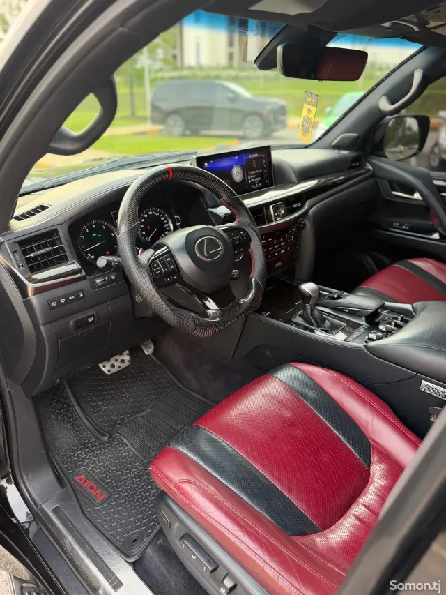 Lexus LX series 2017 · 5.7 AT
