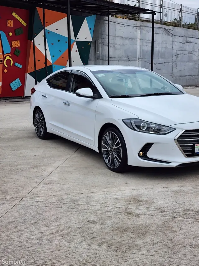 Hyundai Avante 2016 · 1.6 AT