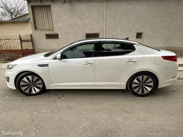 Kia K5 2011 · 2.0 AT