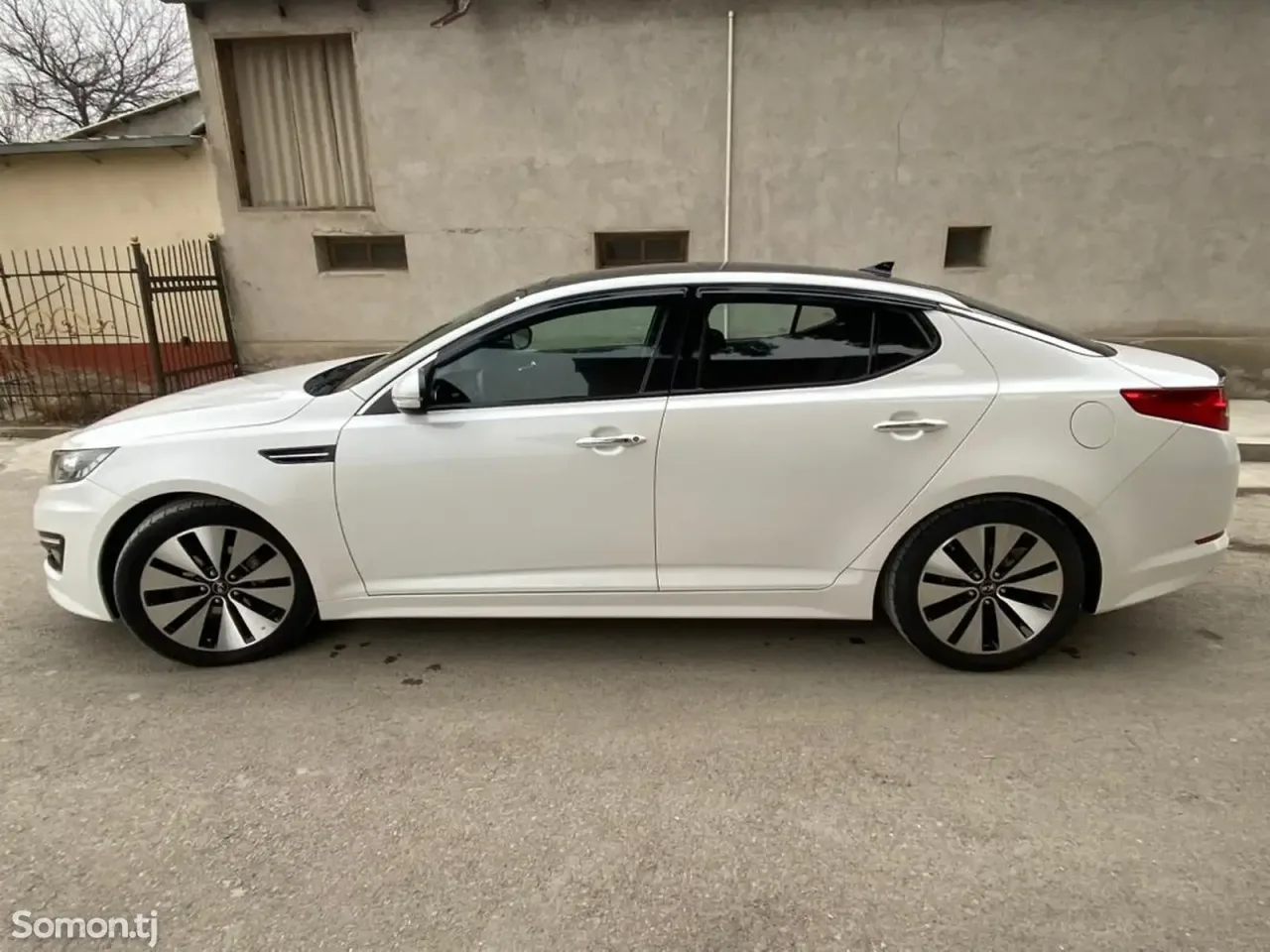 Kia K5 2011 · 2.0 AT