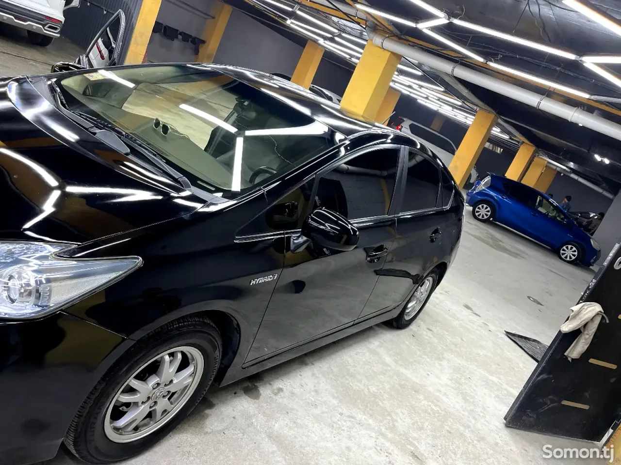 Toyota Prius 2011 · 1.8 AT